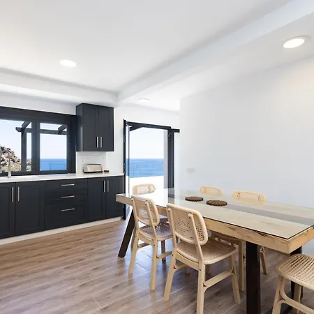Tenohomes Lava And Atlantic Views * Garachico (Tenerife)